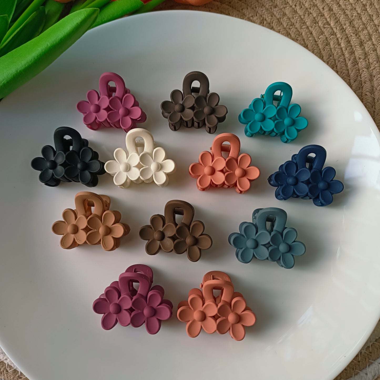 Matte Flower Claws (12 Pieces)