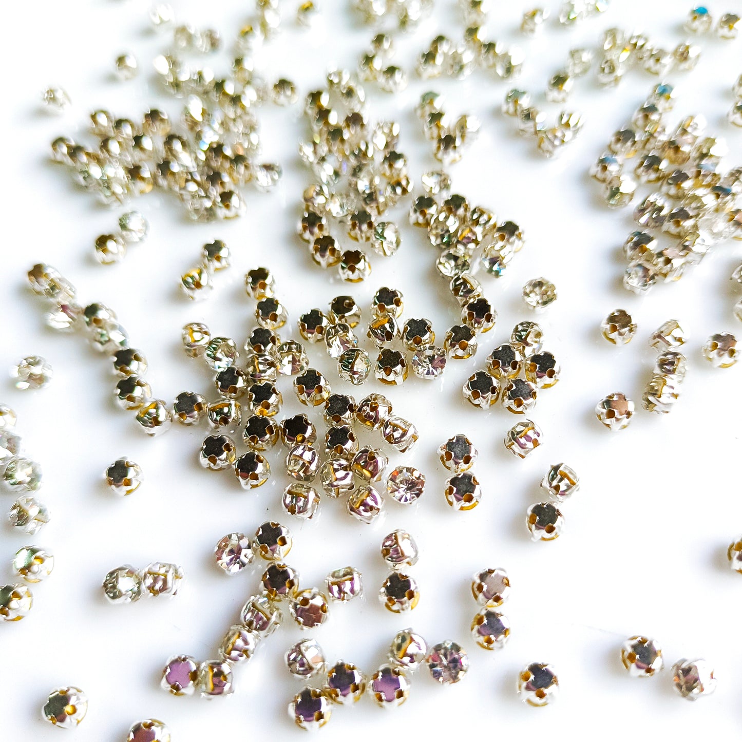 Clip Stones 4mm(5 Grams)