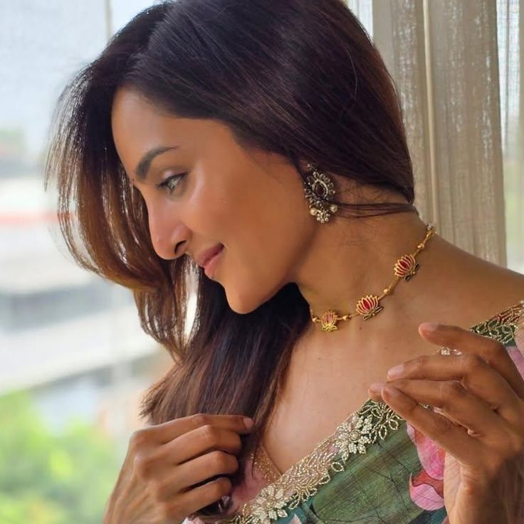 Trending Lotus necklace with earrings