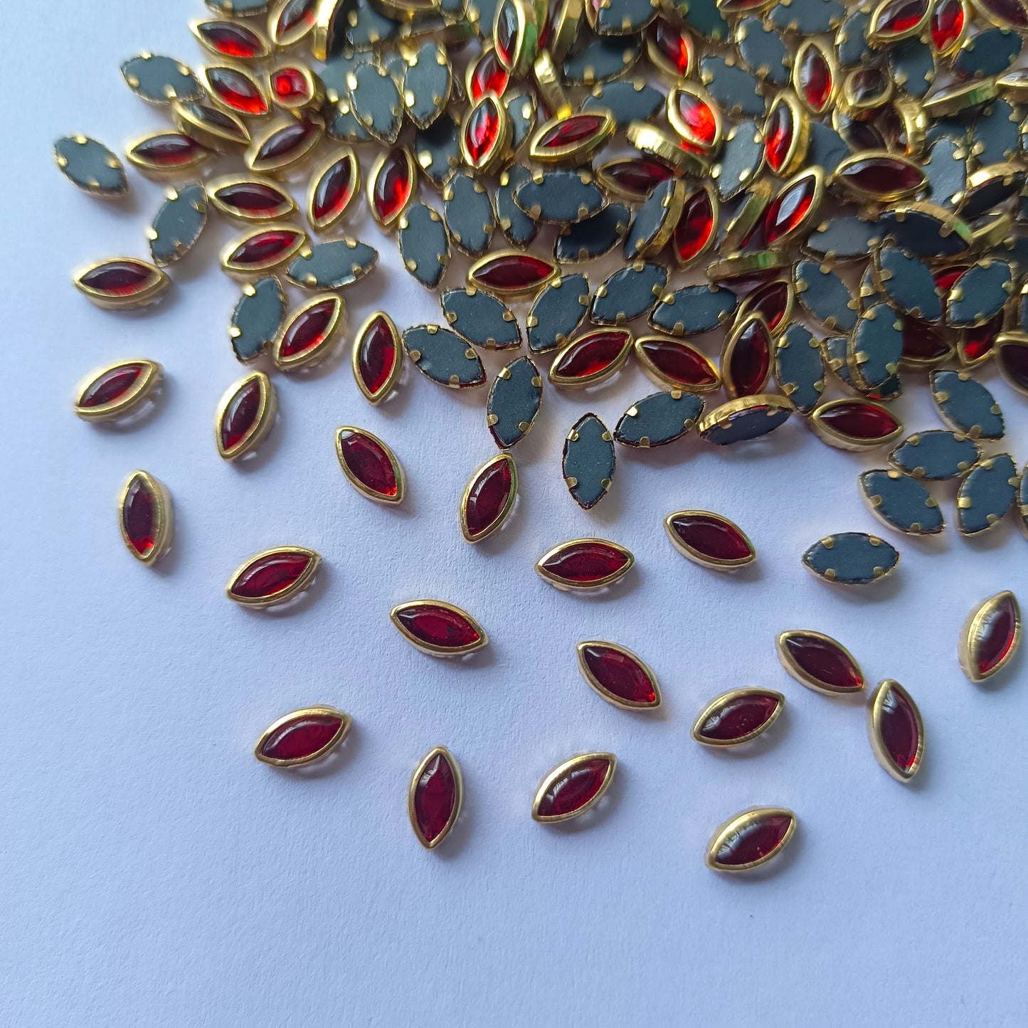 Kundan Stones 8K EYE(10 Grams)Red