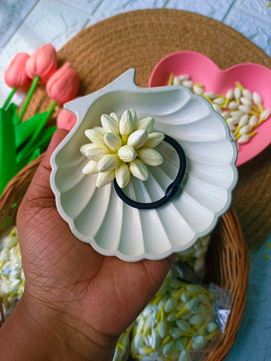 Real Lookalike Jasmine Malli Rubberband