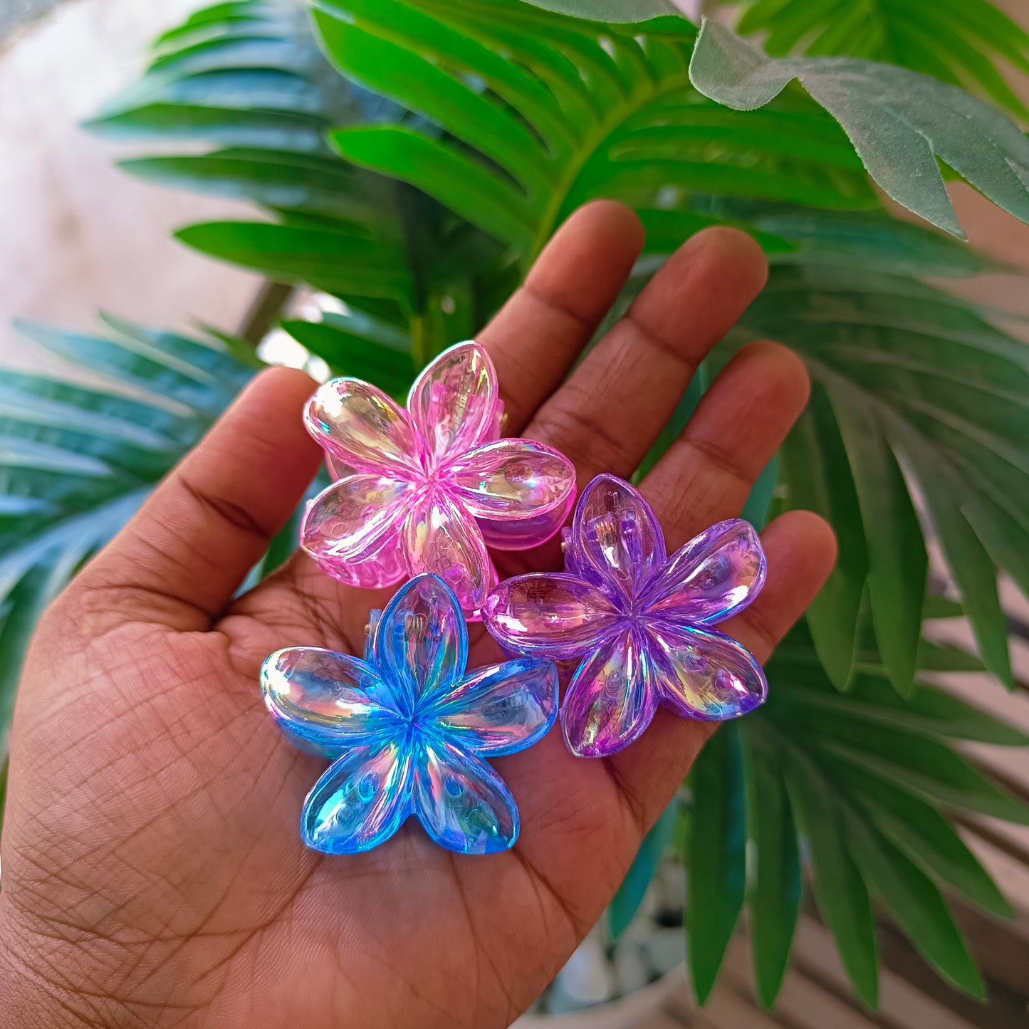 Holographic Flower Claws