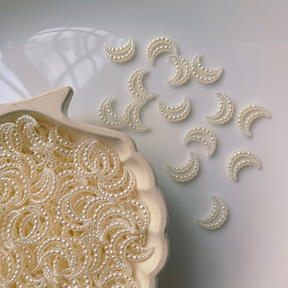 Pearl Moon ( 50 Pieces)