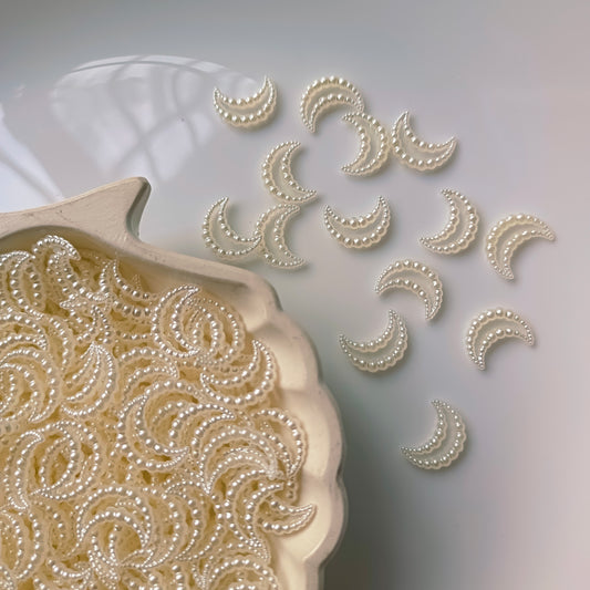 Pearl Moon ( 50 Pieces)