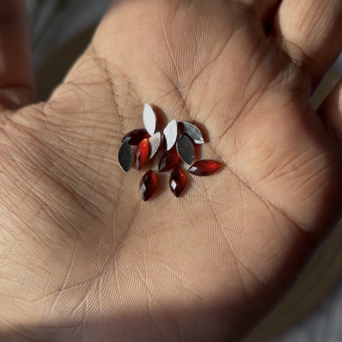 Eye Shaped Crystal Kundan Stones (10 Grams)