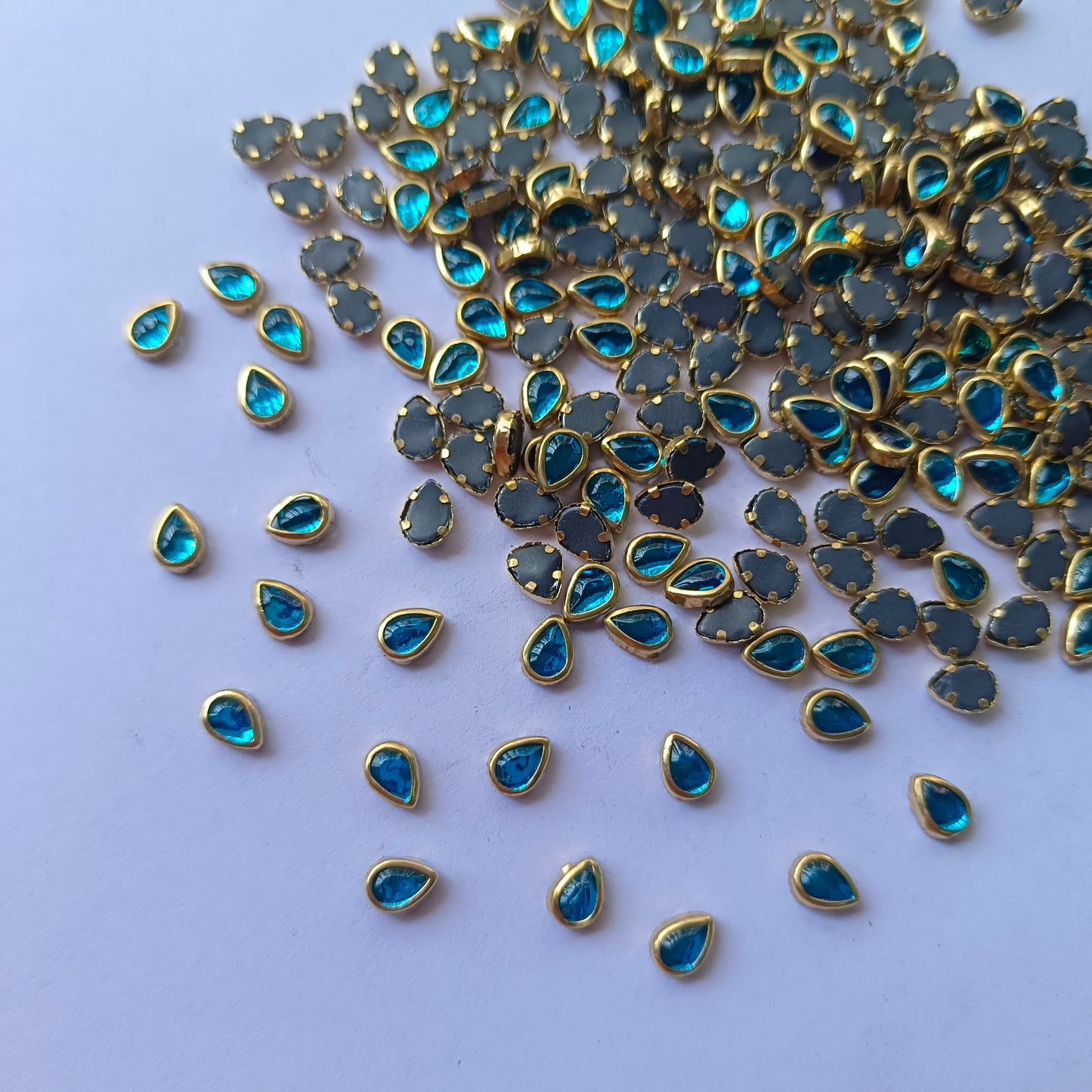 Kundan Stone 4/6 DROP Glass(10 Grams)