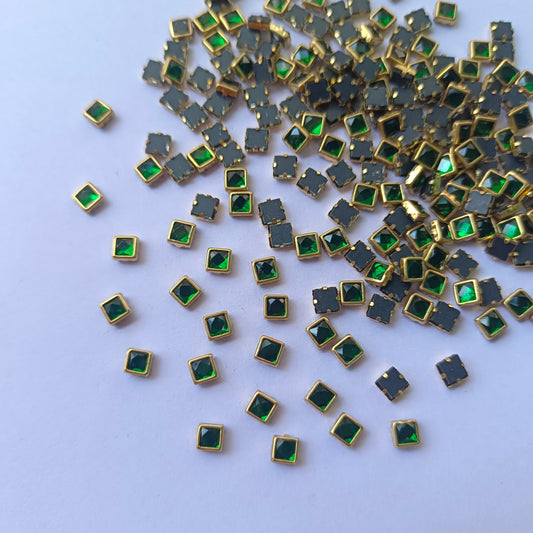 Kundan Stone 4/4 SQUARE Glass(10 Grams)